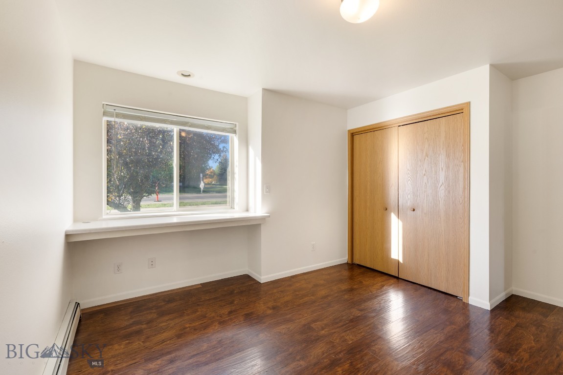 1225 W Kagy Boulevard