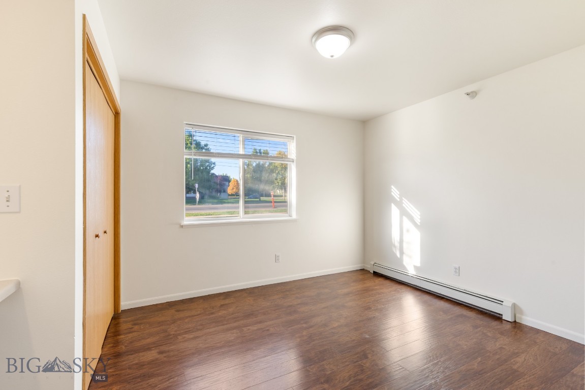 1225 W Kagy Boulevard