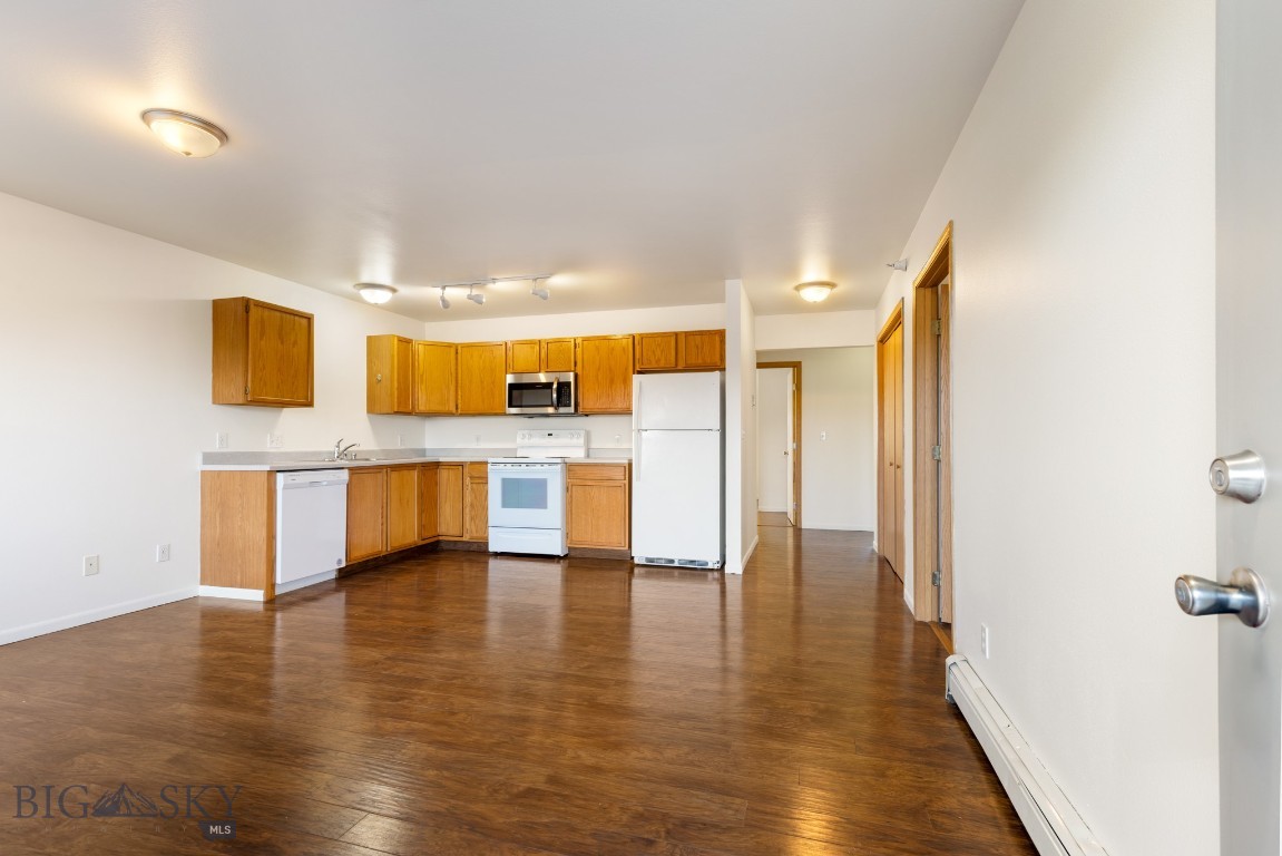 1225 W Kagy Boulevard