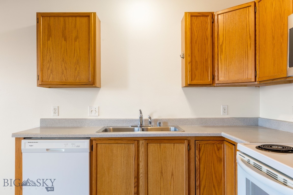 1225 W Kagy Boulevard