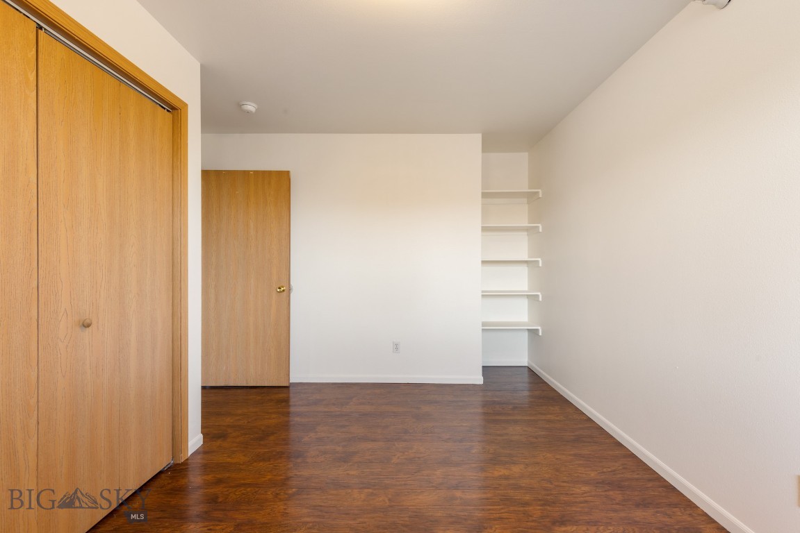 1225 W Kagy Boulevard