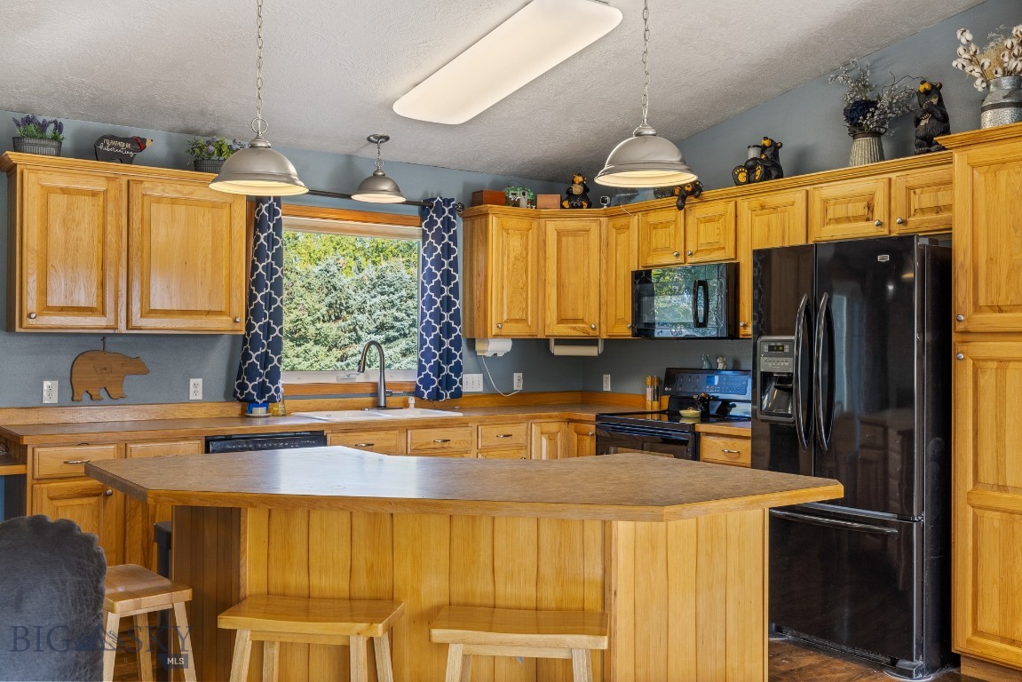 2910 Upper Rainbow Road