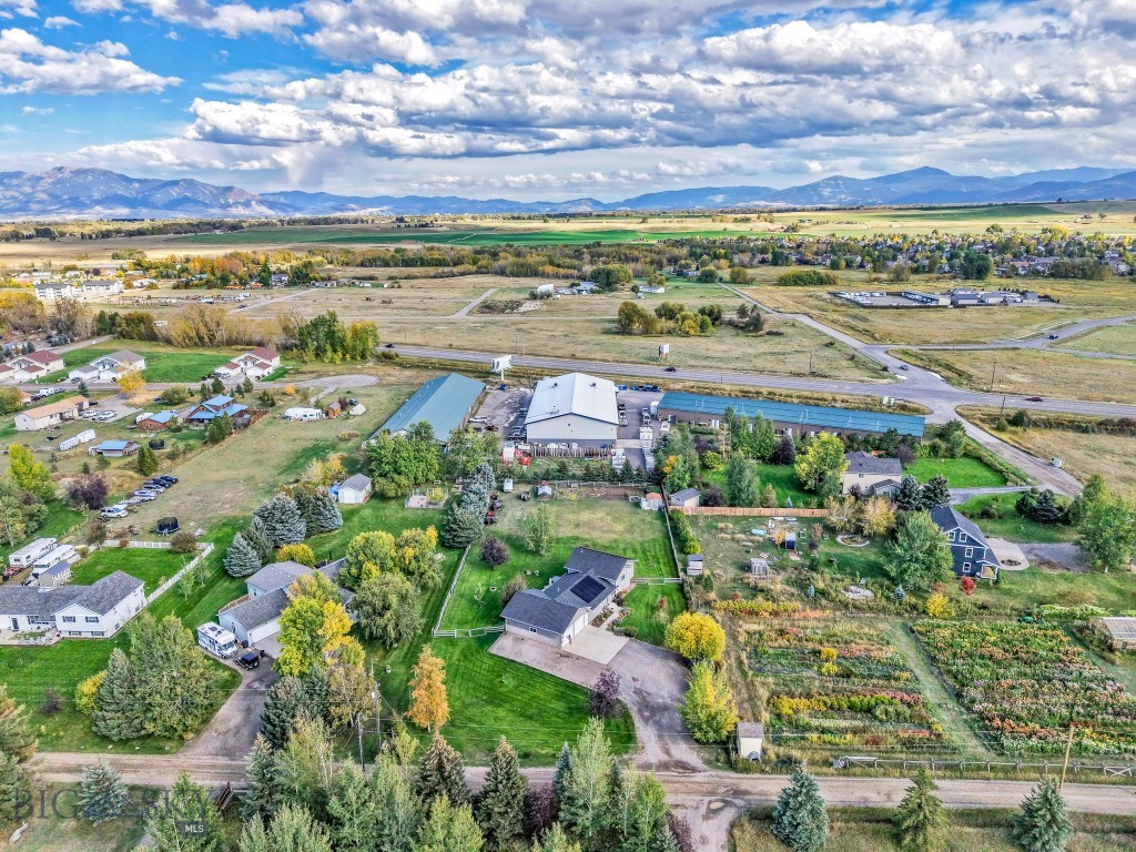 2910 Upper Rainbow Road