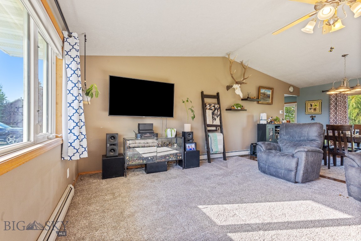 2910 Upper Rainbow Road
