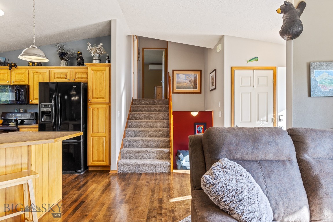 2910 Upper Rainbow Road