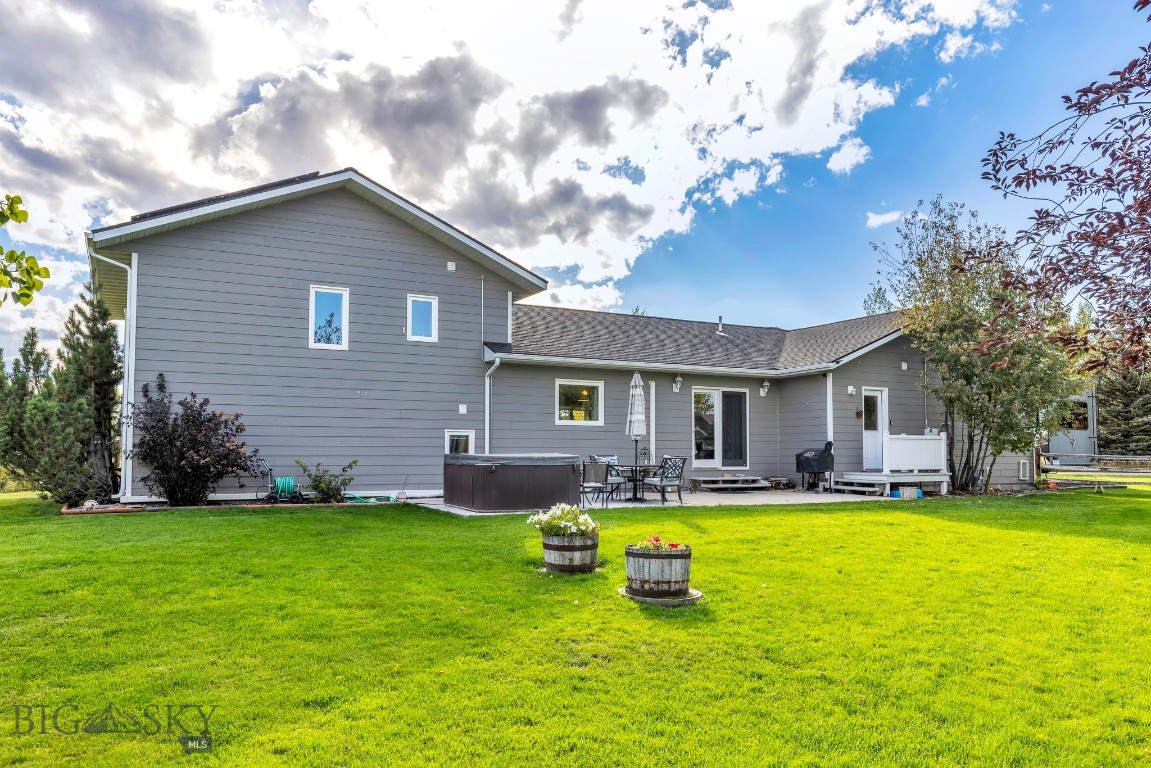 2910 Upper Rainbow Road