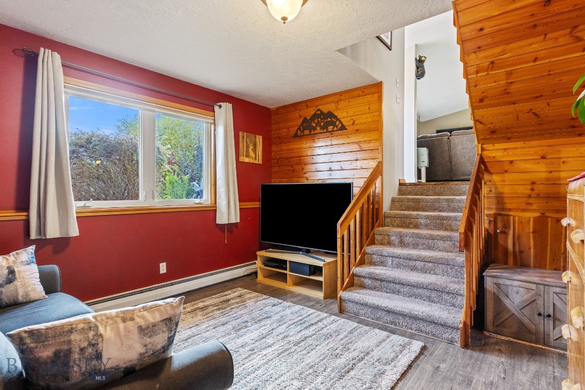 2910 Upper Rainbow Road