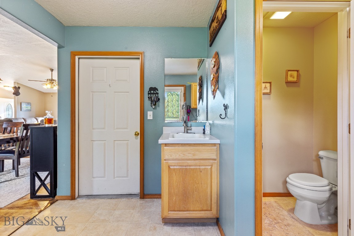 2910 Upper Rainbow Road