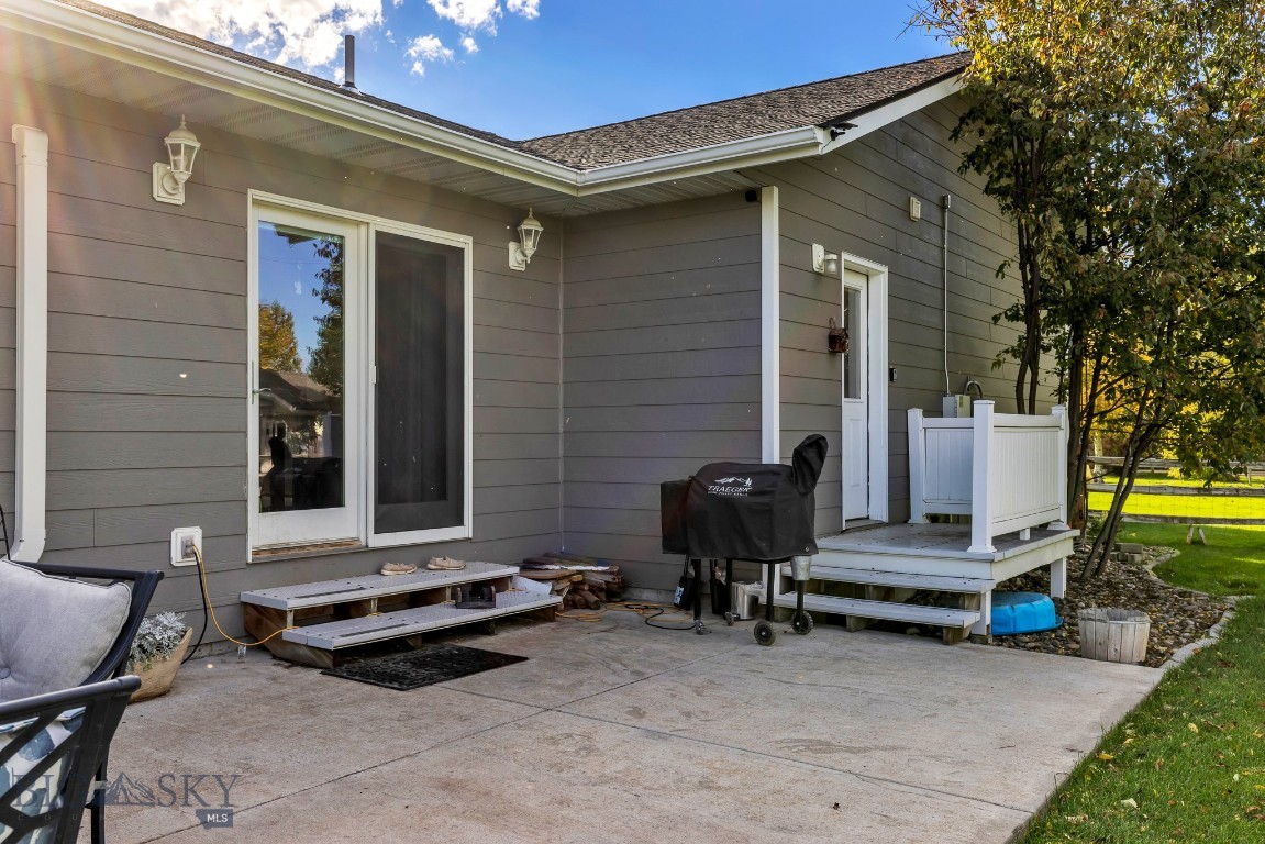 2910 Upper Rainbow Road