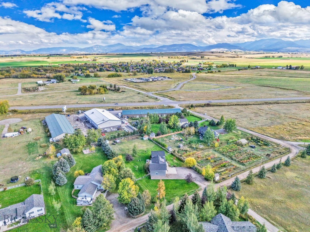 2910 Upper Rainbow Road