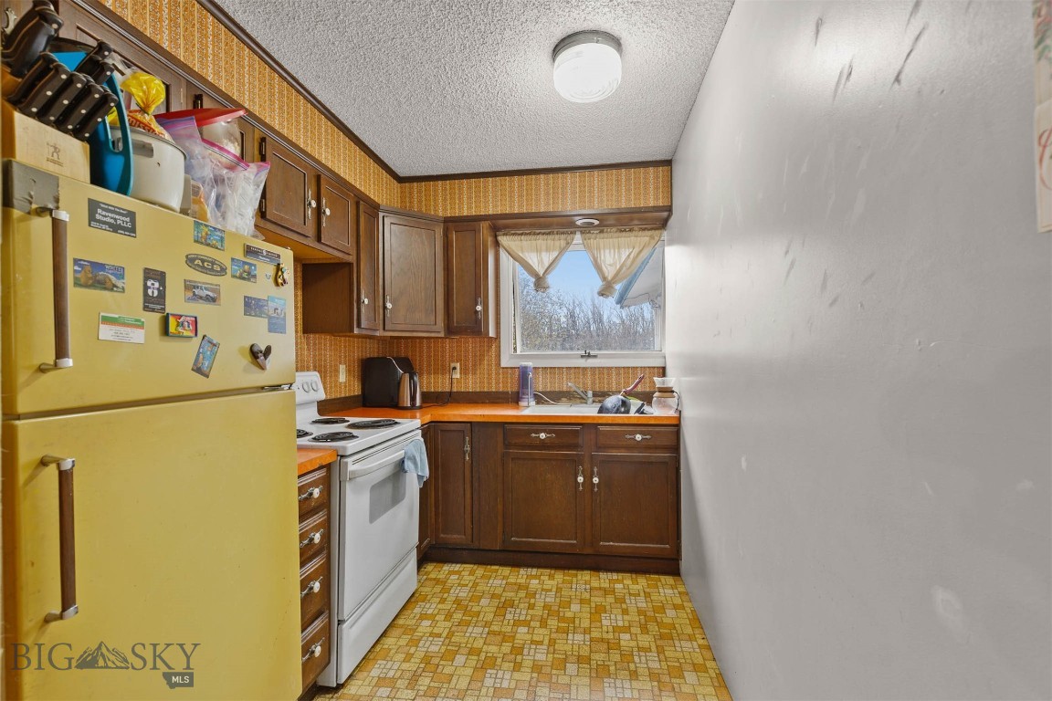 134 N 25th Avenue