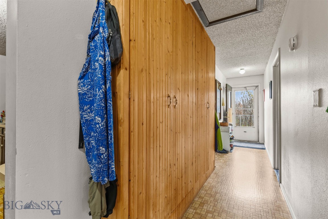 134 N 25th Avenue