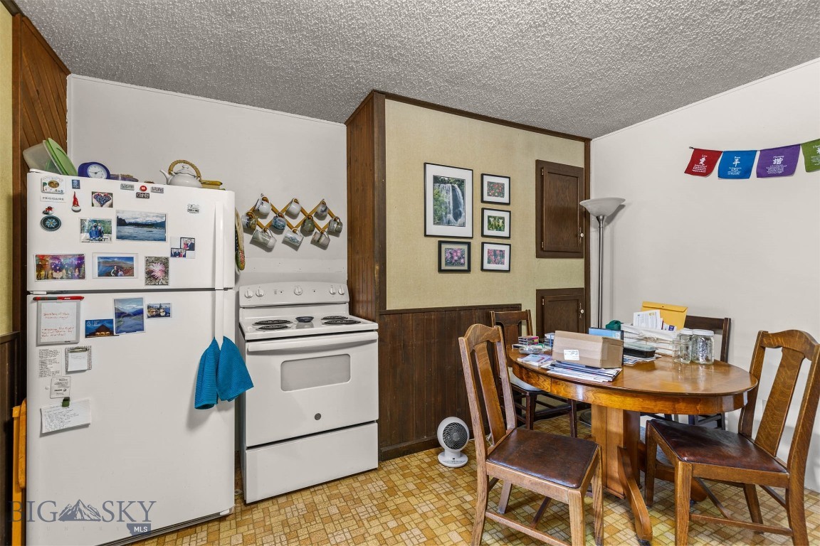 134 N 25th Avenue