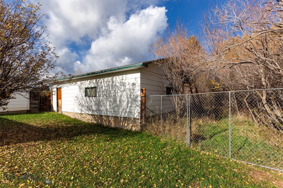 134 N 25th Avenue
