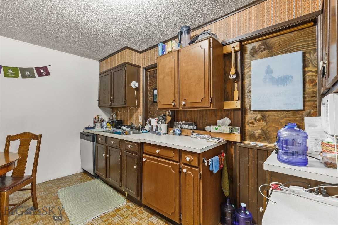 134 N 25th Avenue