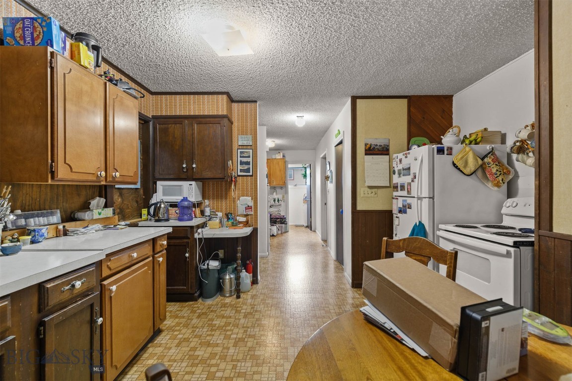 134 N 25th Avenue