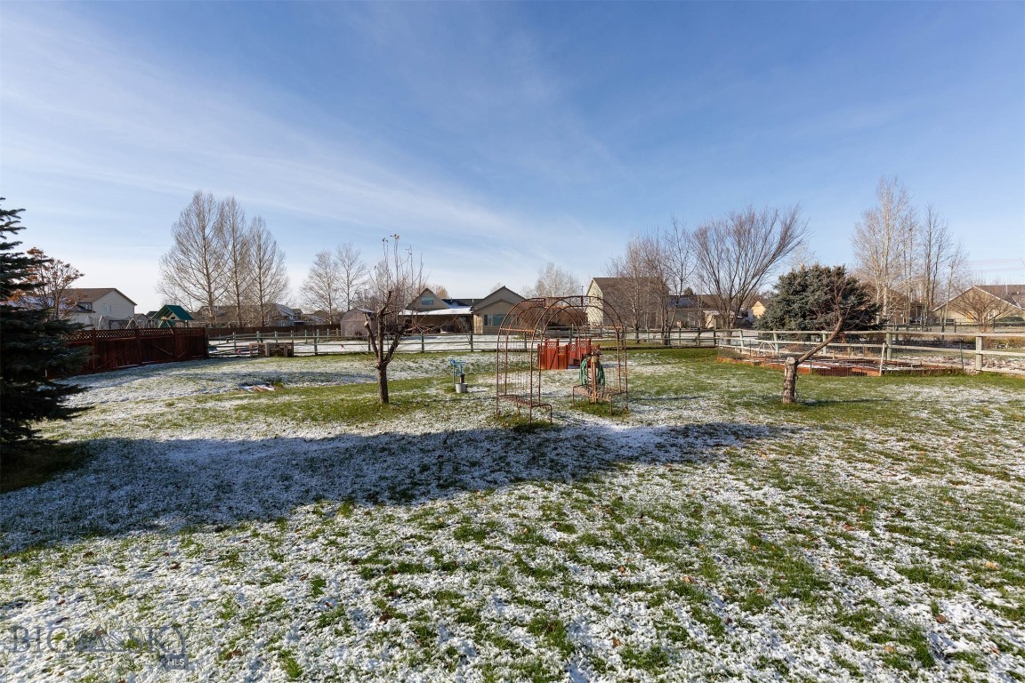 321 E Tobiano Trail