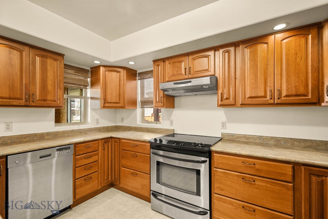 321 E Tobiano Trail