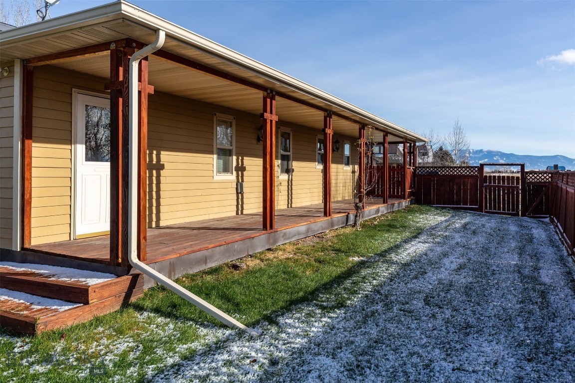 321 E Tobiano Trail