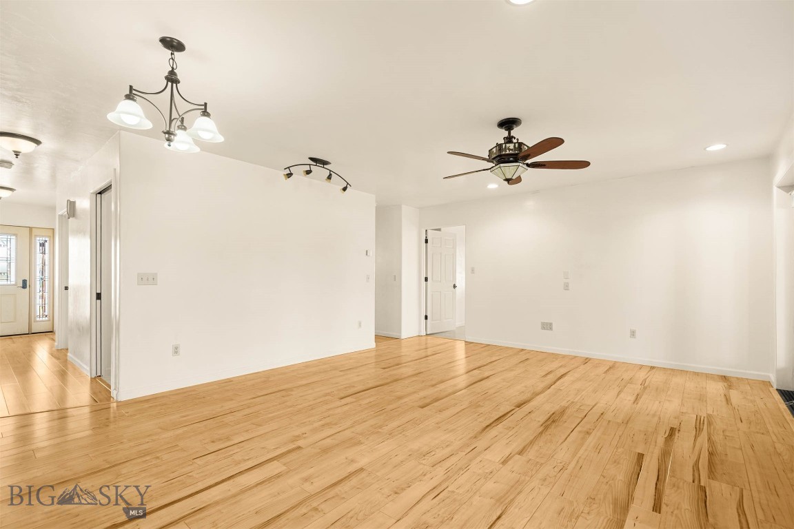 321 E Tobiano Trail