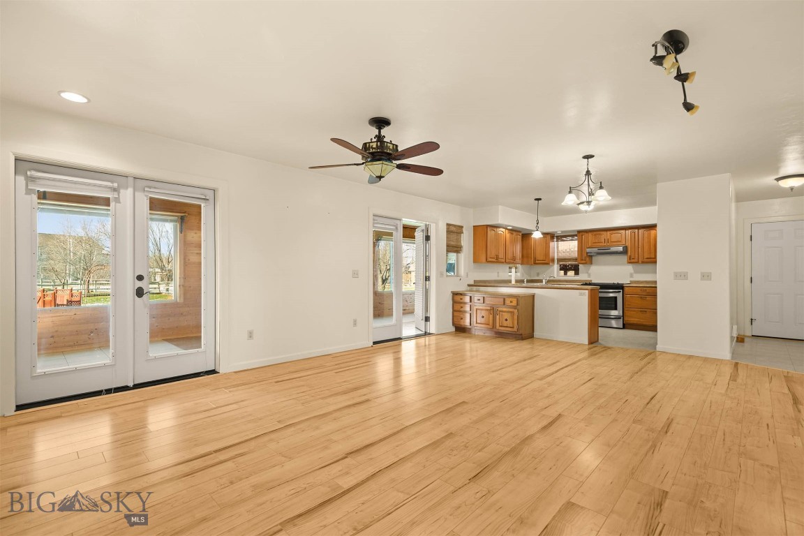 321 E Tobiano Trail