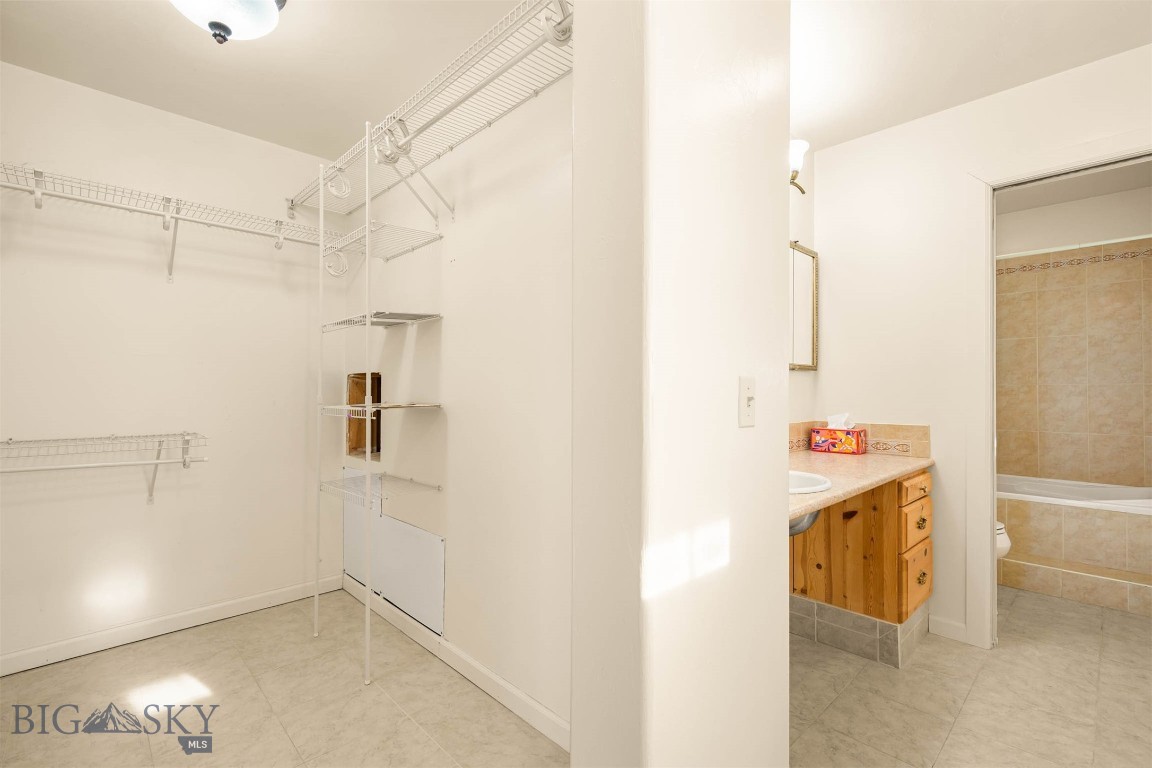 321 E Tobiano Trail
