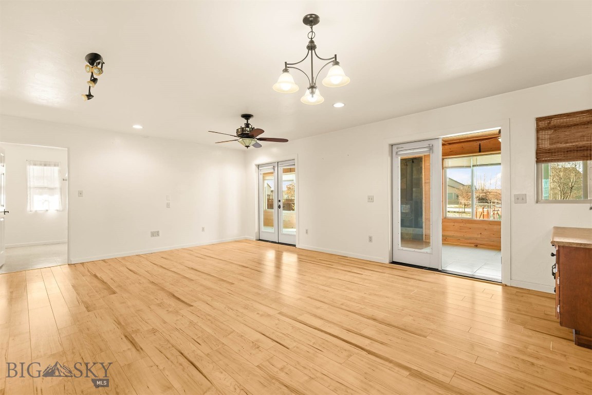 321 E Tobiano Trail