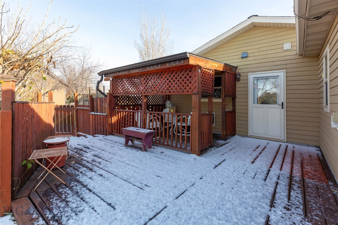 321 E Tobiano Trail