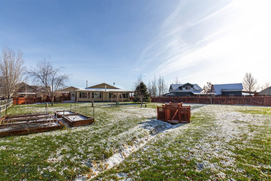 321 E Tobiano Trail