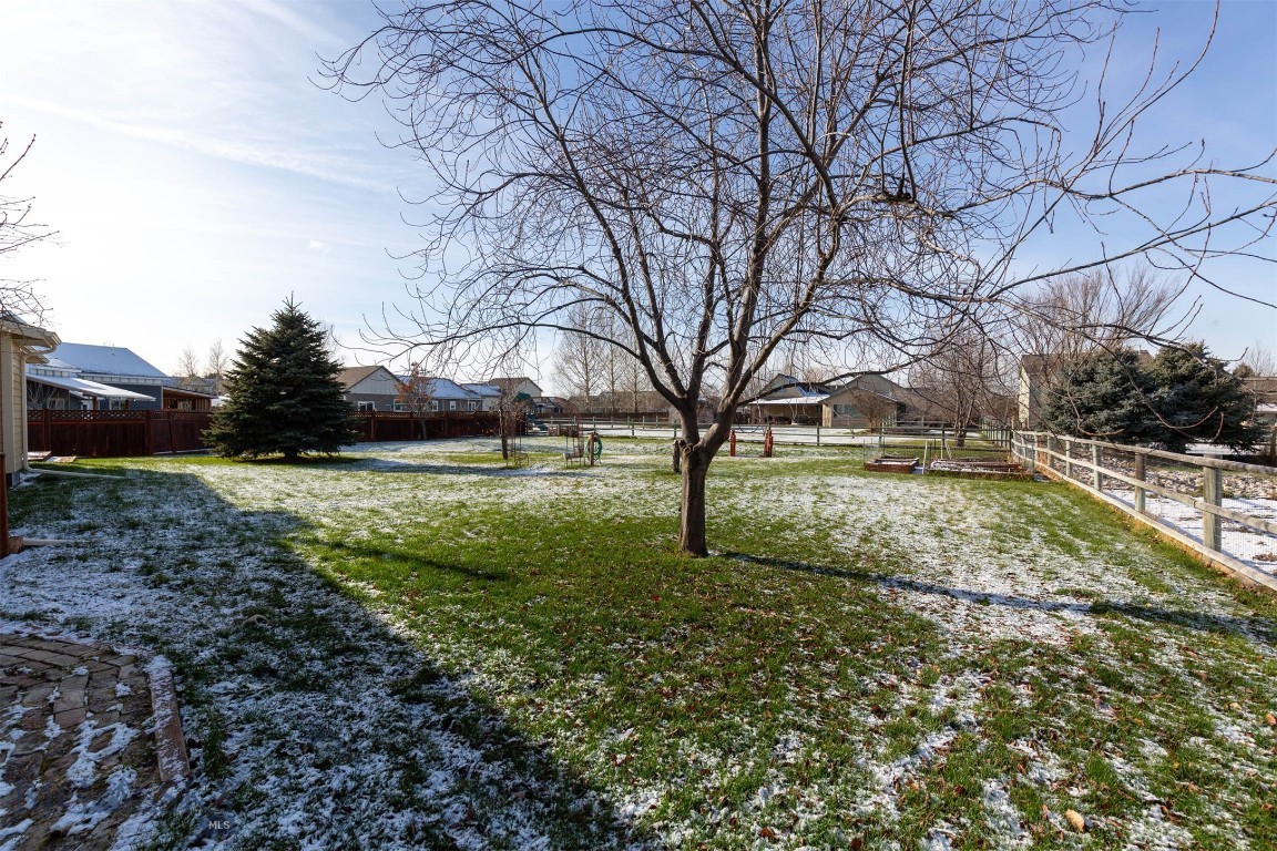 321 E Tobiano Trail