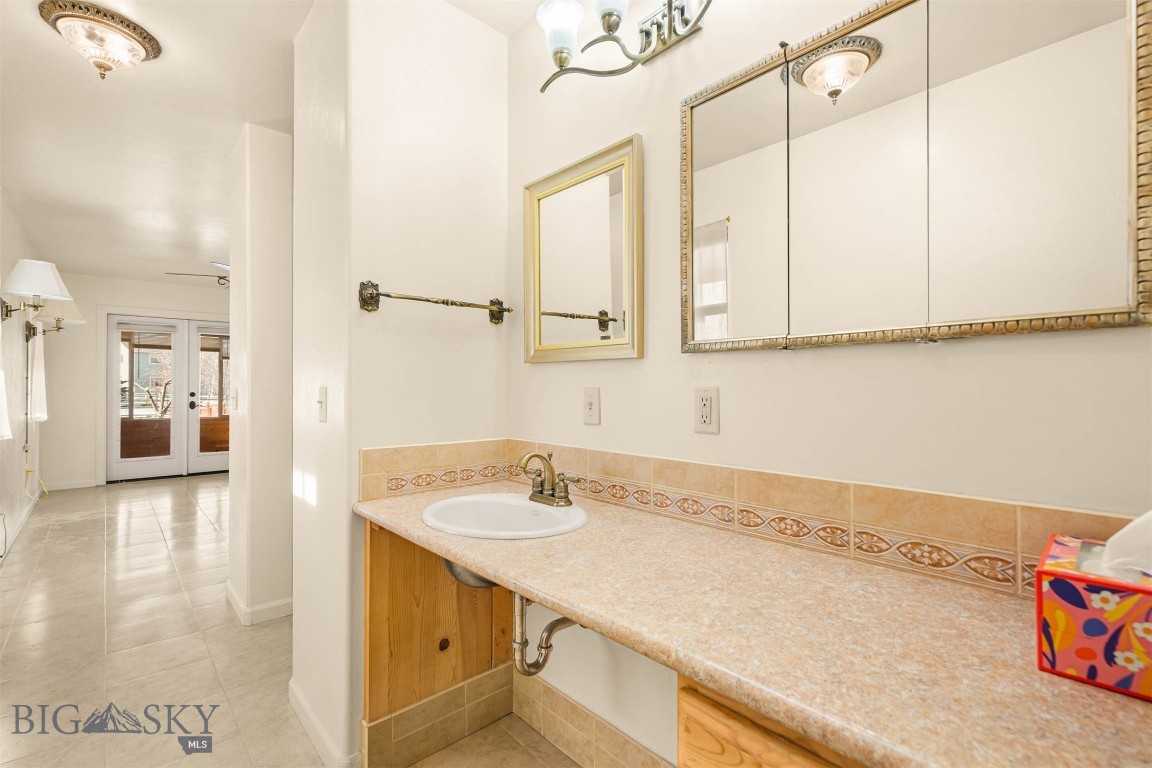 321 E Tobiano Trail