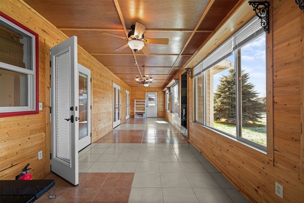 321 E Tobiano Trail
