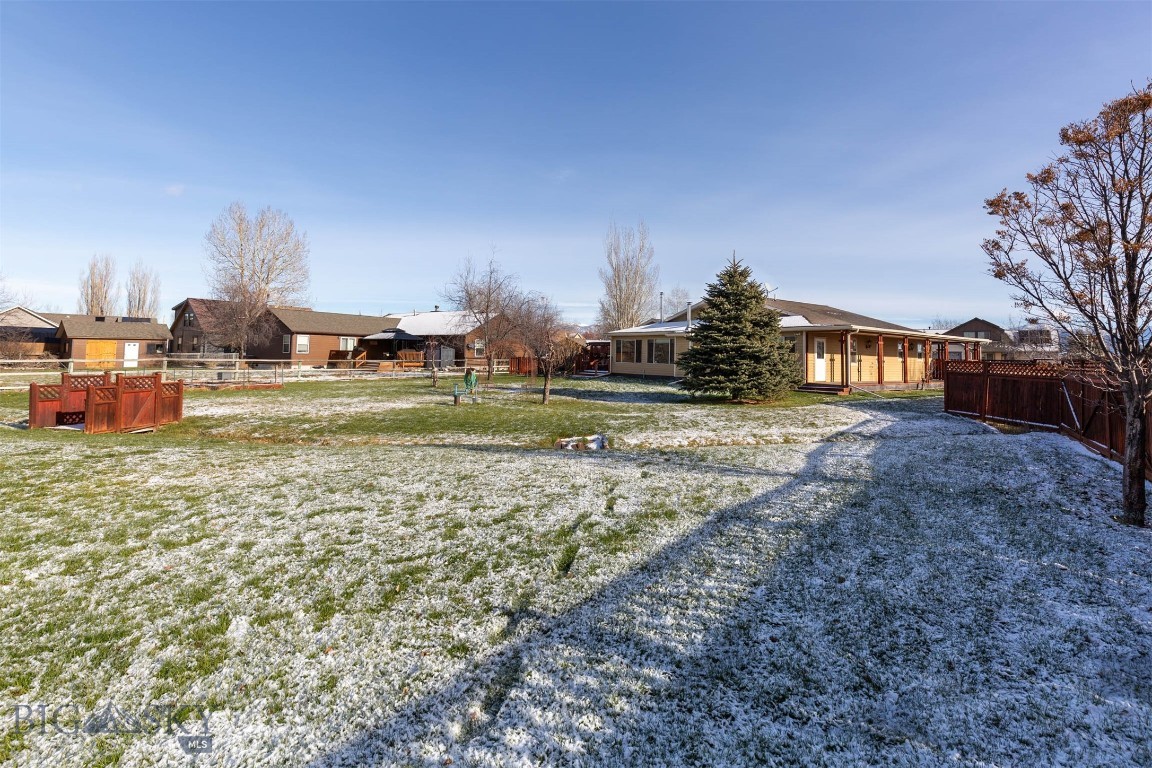 321 E Tobiano Trail