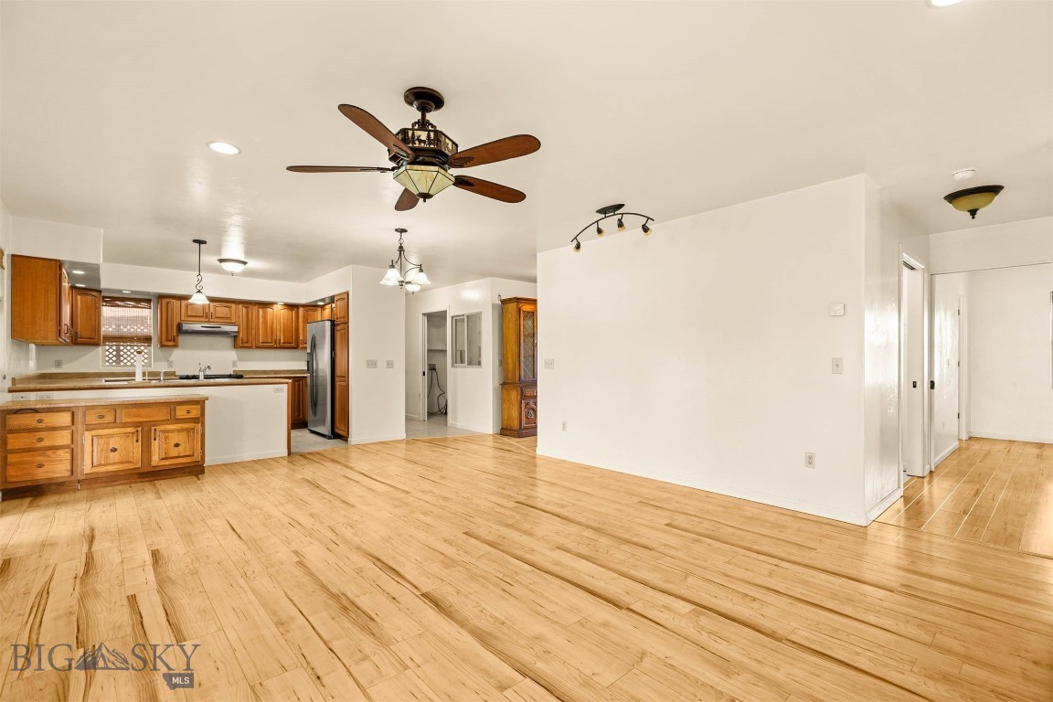 321 E Tobiano Trail