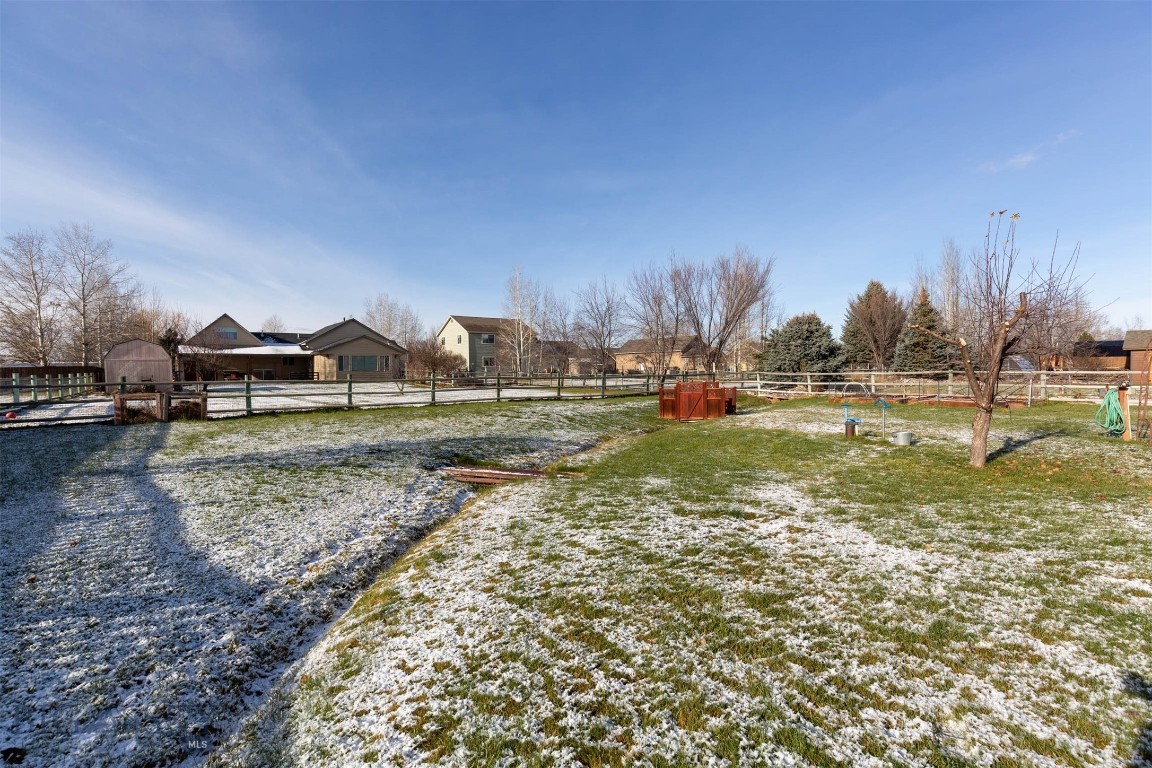 321 E Tobiano Trail