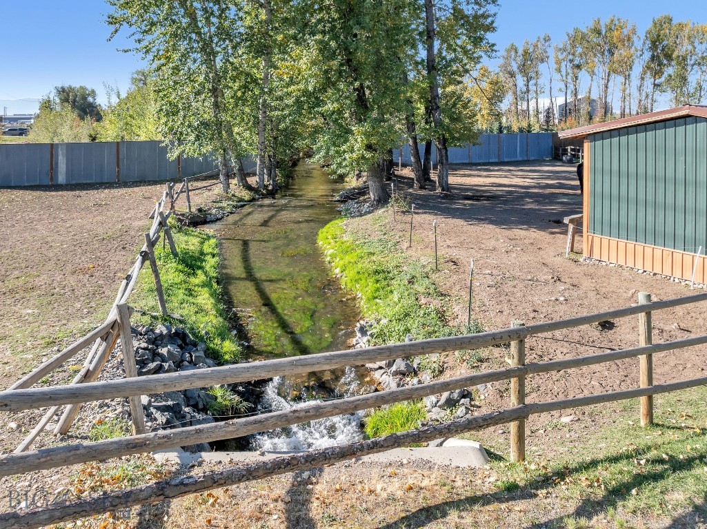 2621 Jackrabbit Lane