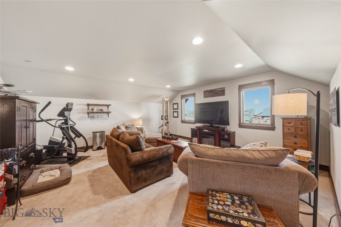 836 Hyalite View Drive