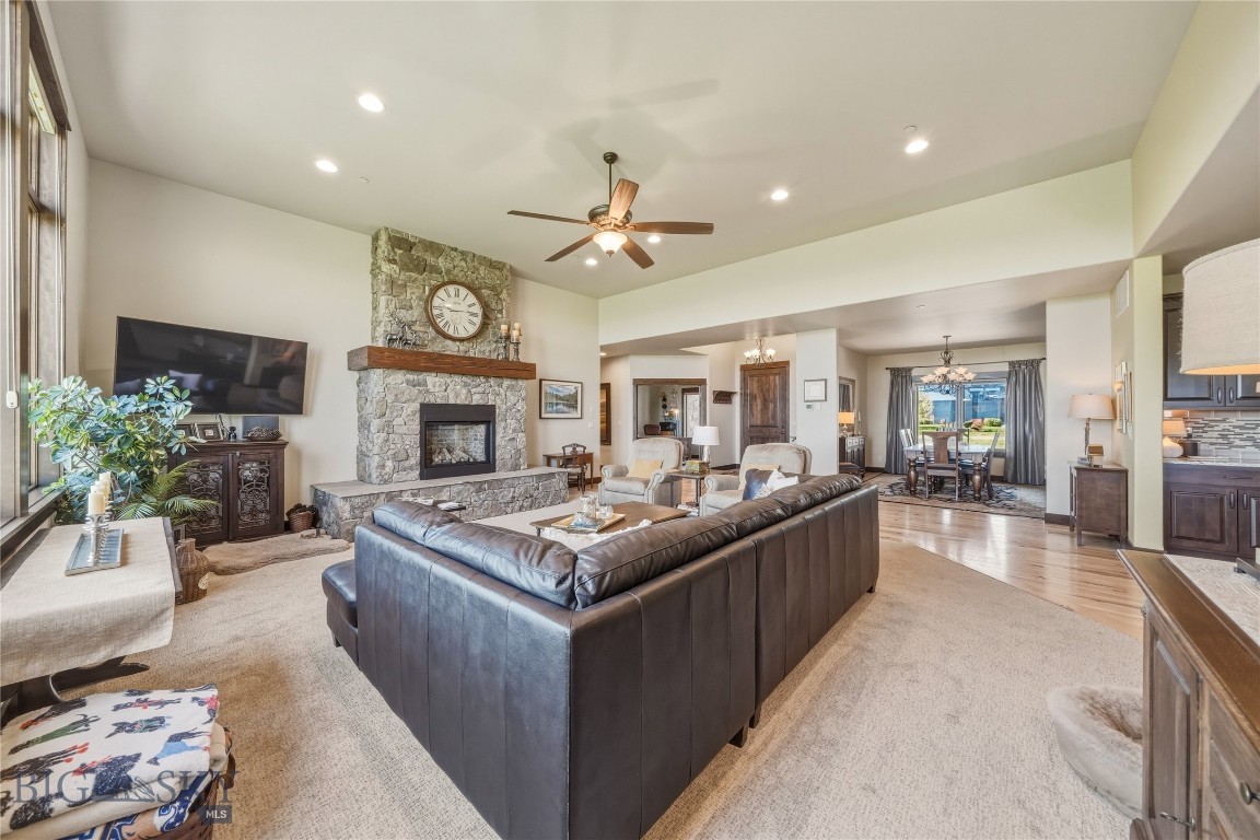836 Hyalite View Drive