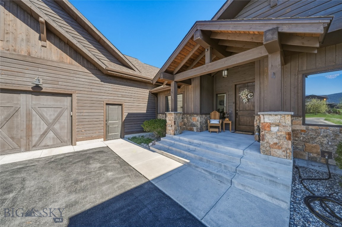 836 Hyalite View Drive