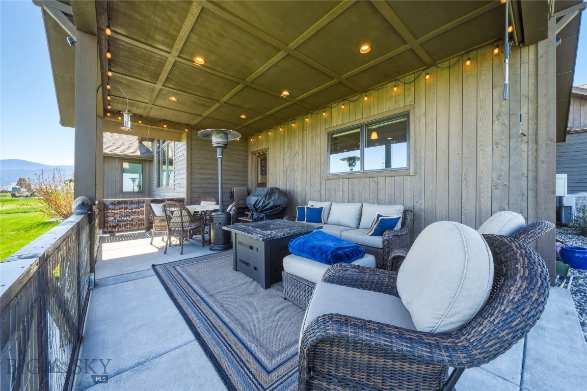 836 Hyalite View Drive