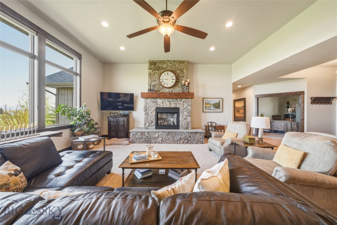 836 Hyalite View Drive