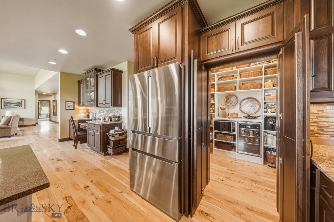 836 Hyalite View Drive