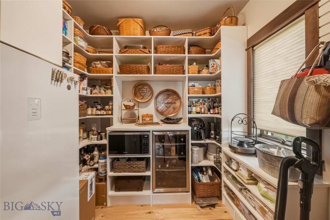 836 Hyalite View Drive