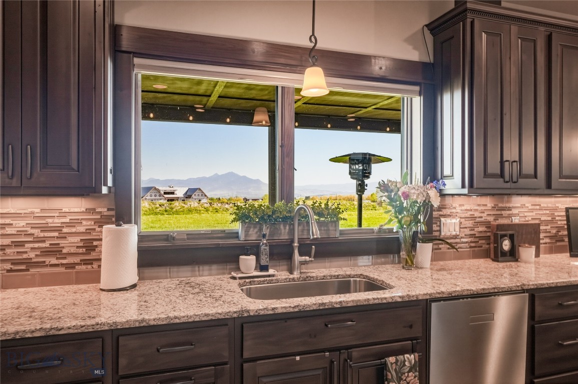 836 Hyalite View Drive