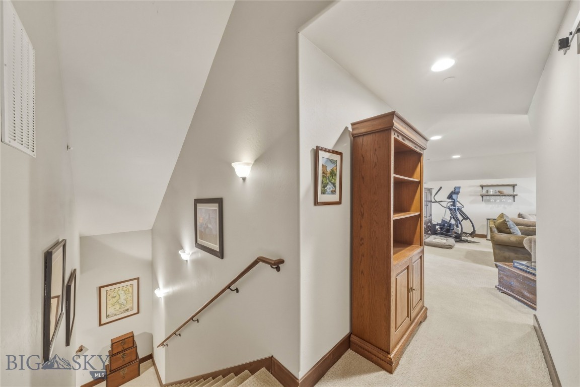 836 Hyalite View Drive