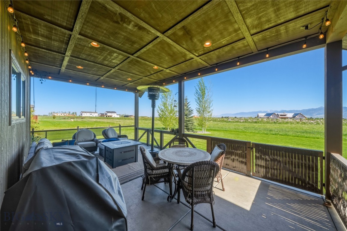 836 Hyalite View Drive