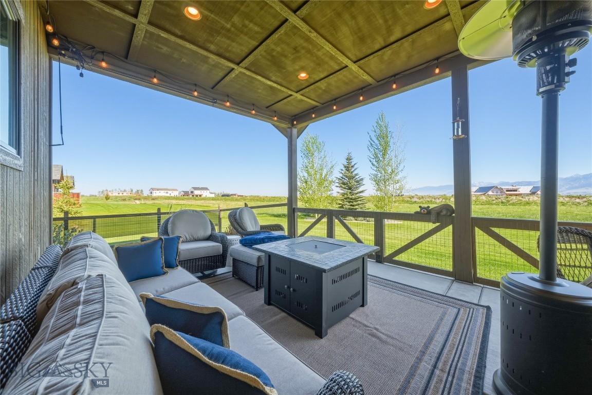 836 Hyalite View Drive