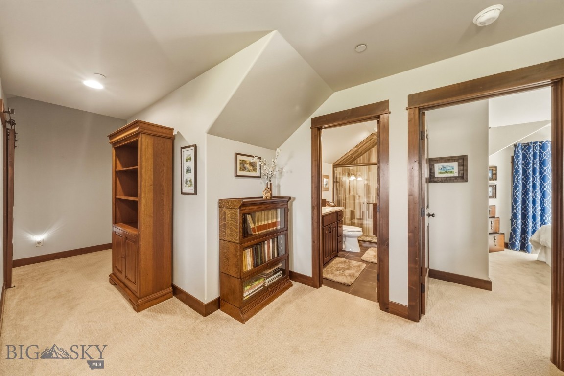 836 Hyalite View Drive