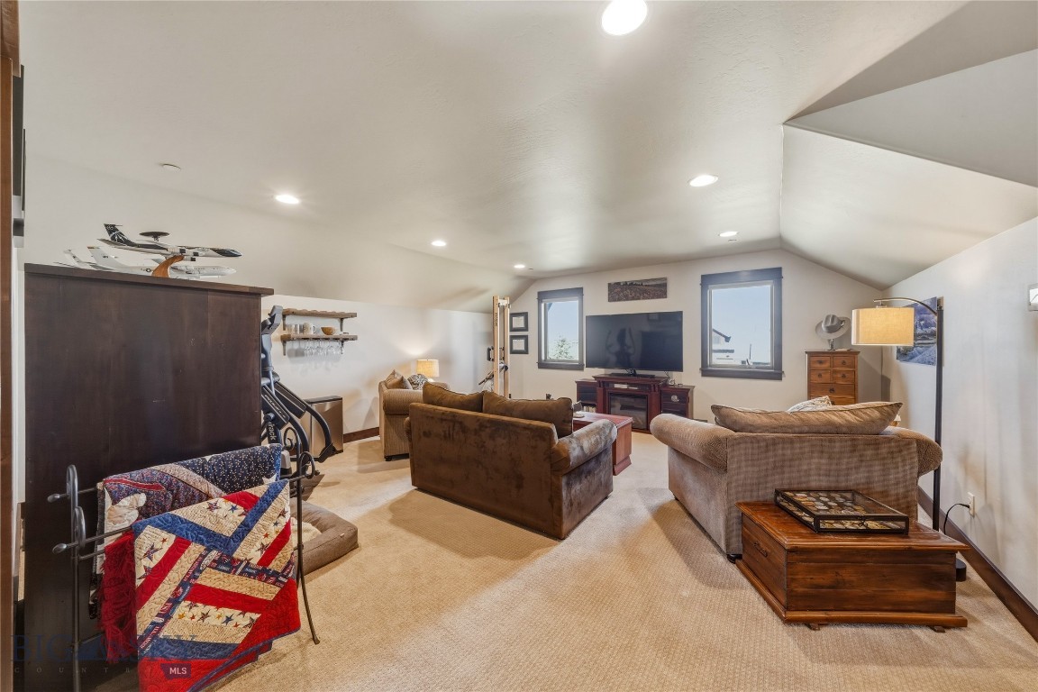 836 Hyalite View Drive