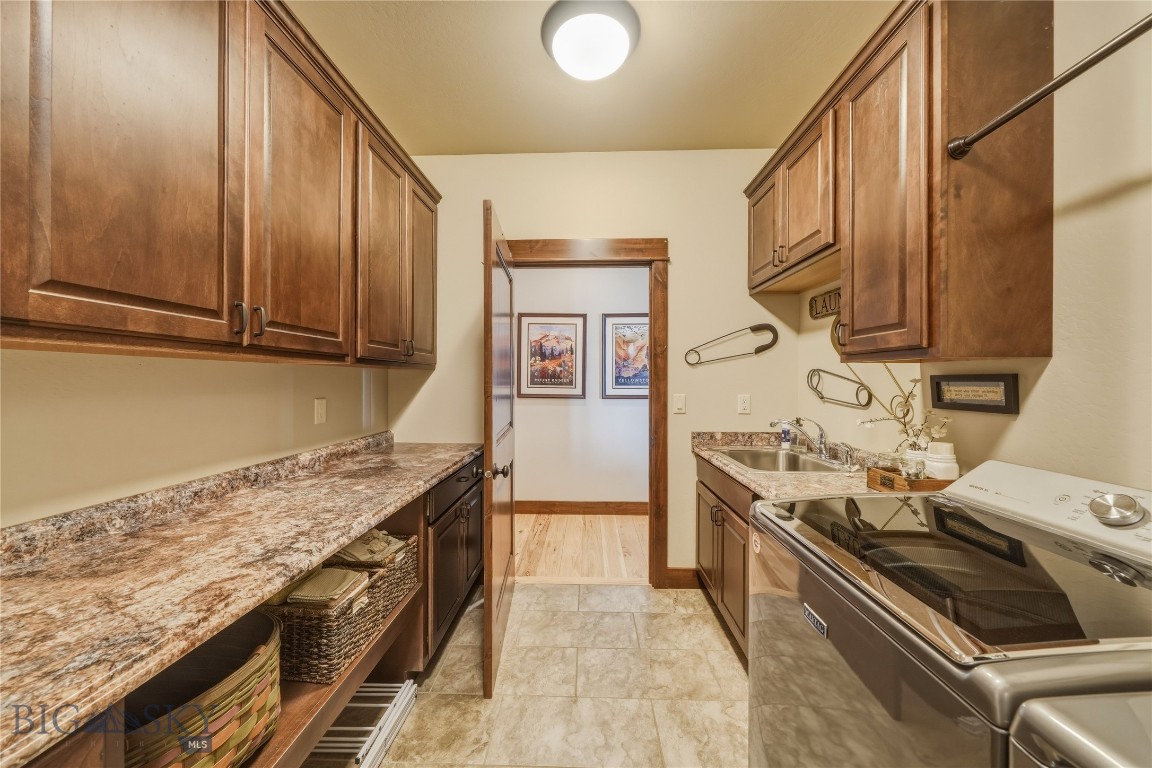 836 Hyalite View Drive